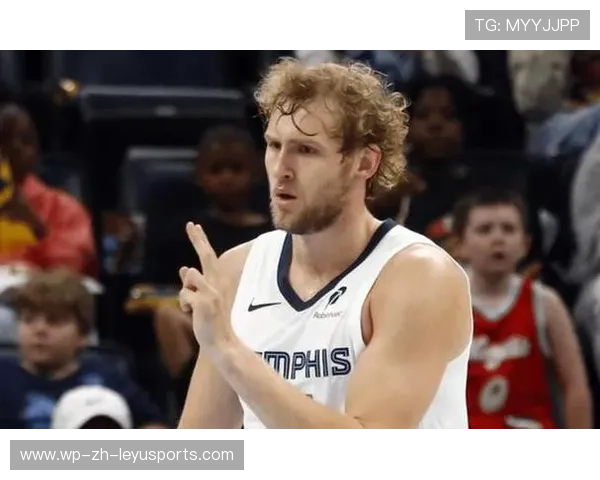 火箭队弃将兰代尔在灰熊闪耀，三分球精准命中