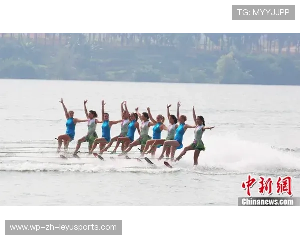 “缆绳滑水:东桃花岛赛场极速挑战,观众激情四射” “缆绳滑水:东桃花岛赛场极速挑战,观众激情四射”